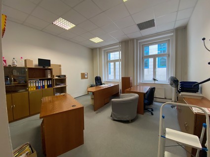 Pronájem kancelářských prostor v centru Ústí nad Labem ul. Hradiště - Fotka 1