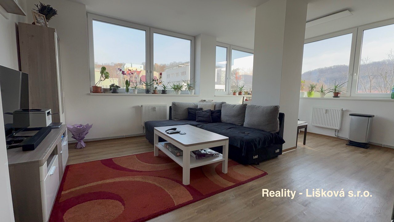 tn_zoom_filename_34028