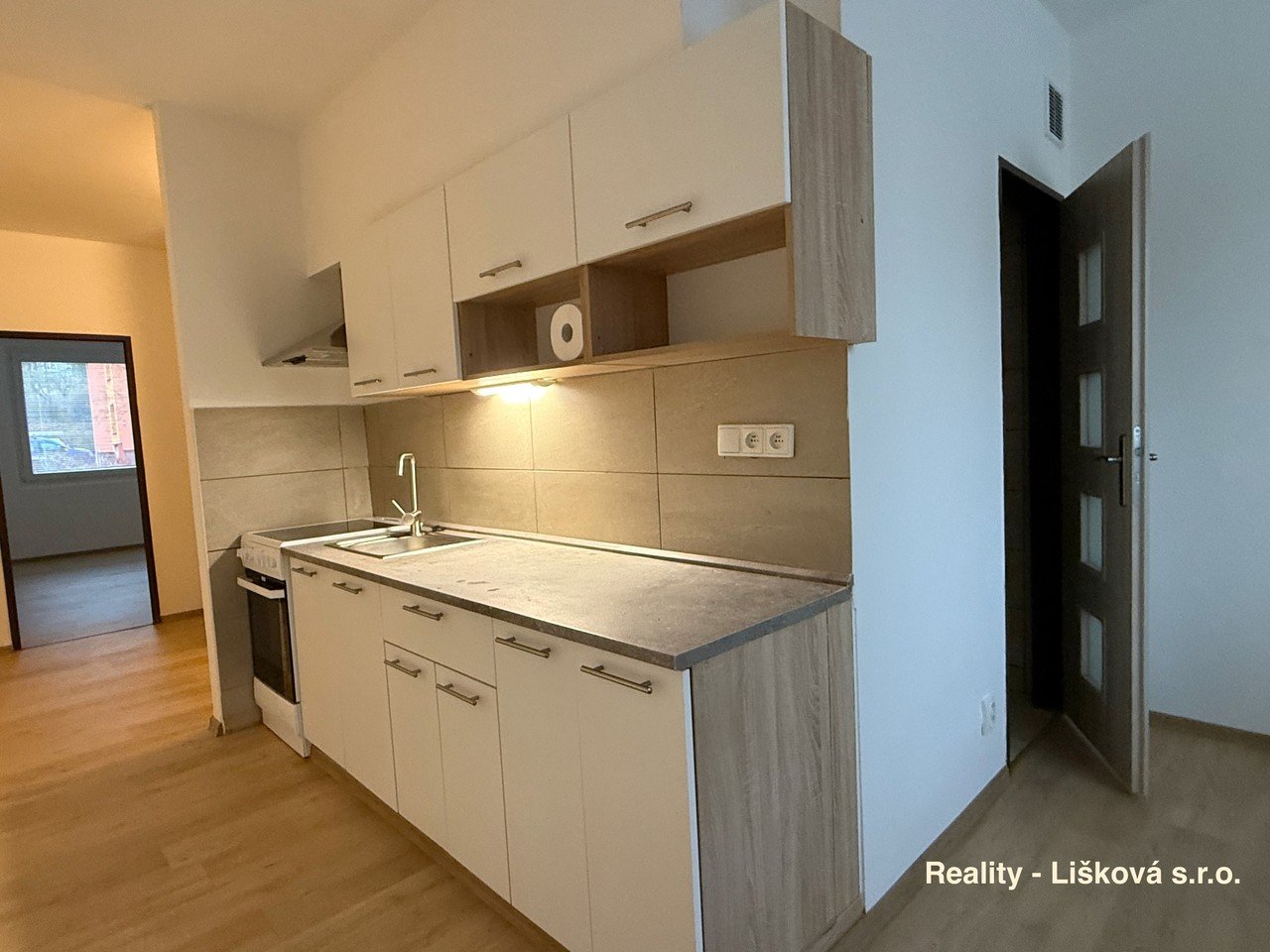 tn_zoom_filename_33851